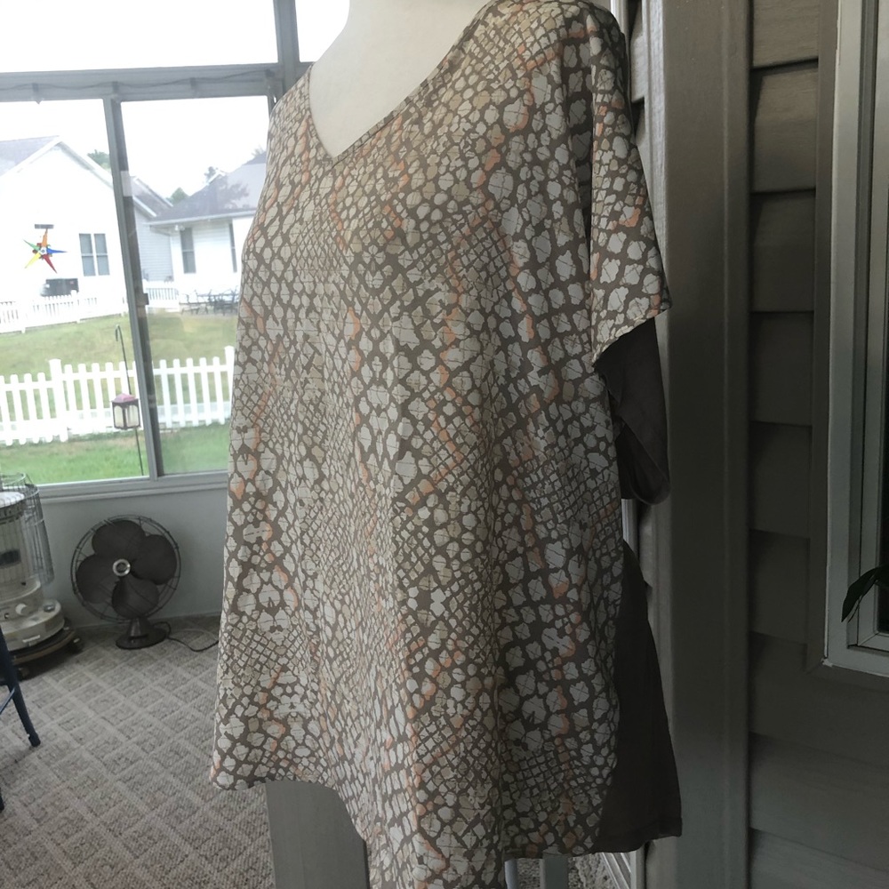 Apt 9 beige animal print top
